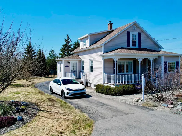11 Cameron St, Cape Breton, NS B1A 2E8