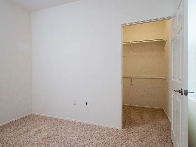 Avila Apartment Homes — Photo 58