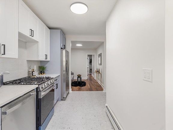 4th image of 121 41st St APT 2