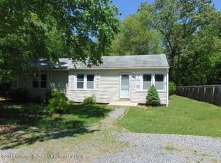 30 Ivins Dr, New Egypt, NJ 08533