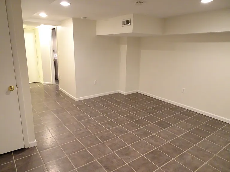 1165 Abbey Pl NE — Photo 13