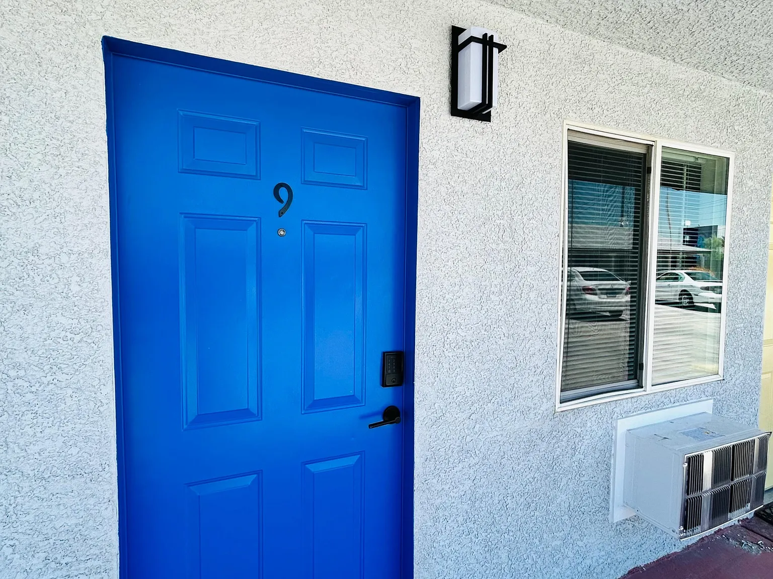 4 bed, 17.0 bath, $1,624 — Photo 2