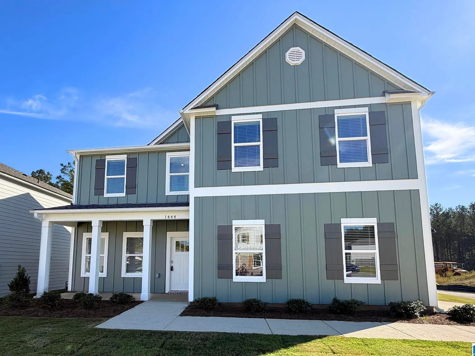 4 bed, 2.5 bath, 2339 sqft, $2,395 — Photo 4