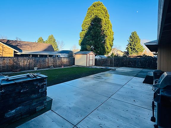 5th image of 857 Forest Glen Dr