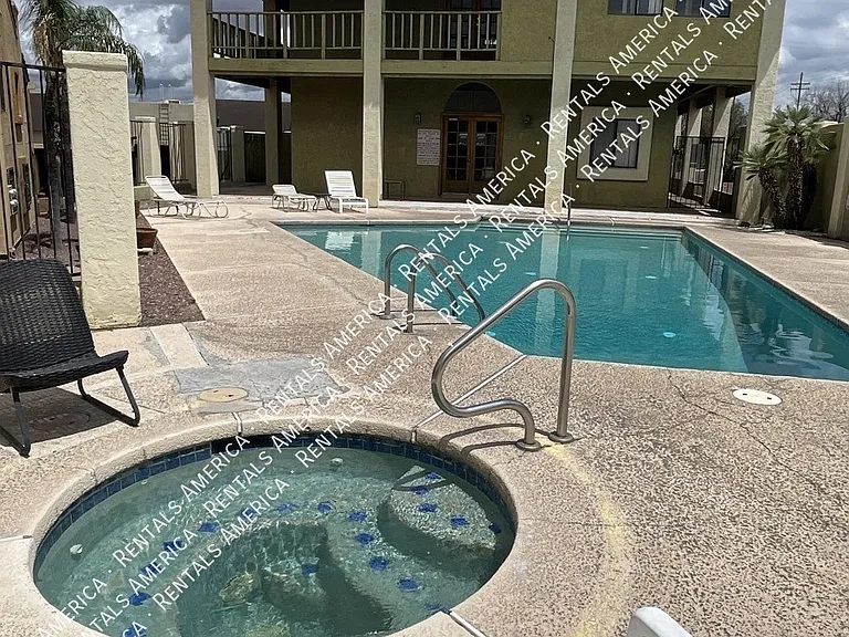 8263 N Oracle Rd #136 — Photo 23