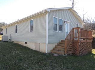 1105 Clark St, Pulaski, VA 24301