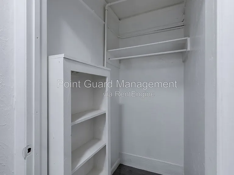 1318 N Robinson Ave — Photo 32