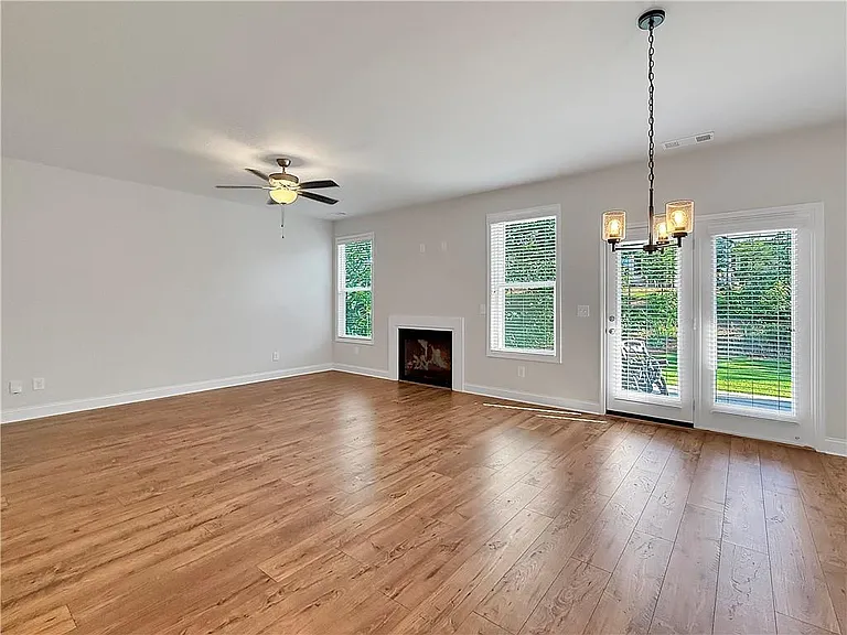 5100 Hillington Way — Photo 9