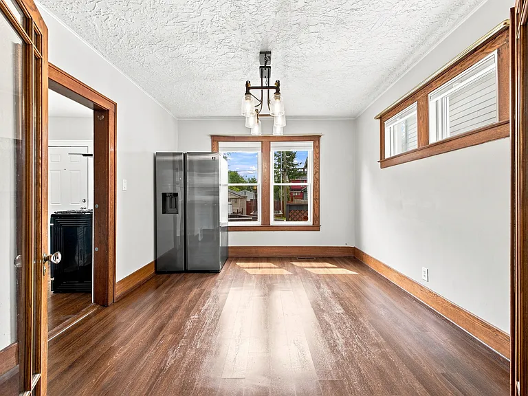 1220 Bird Ave — Photo 6
