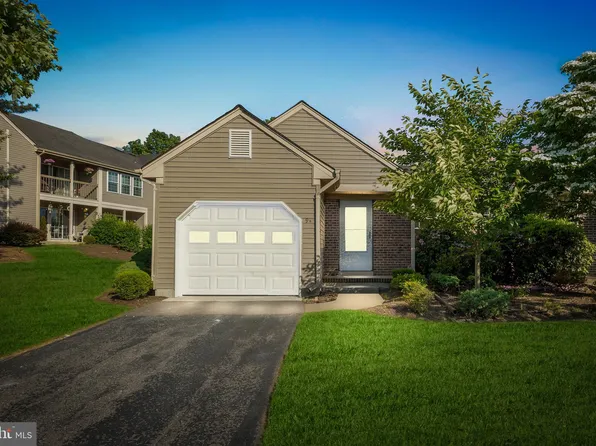9 James Monroe Dr, Monroe Township, NJ 08831