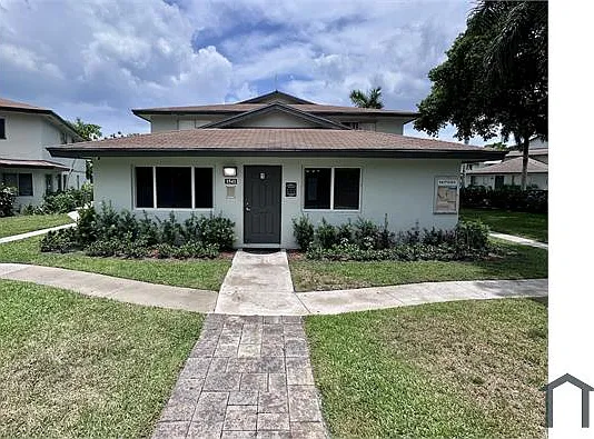 1541 Catherine Dr — Photo 2
