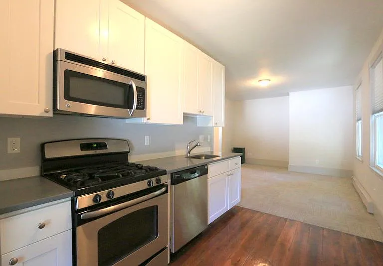 107 Winter St — Photo 1