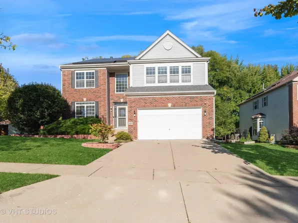 102 Nettle Ln, Streamwood, IL 60107