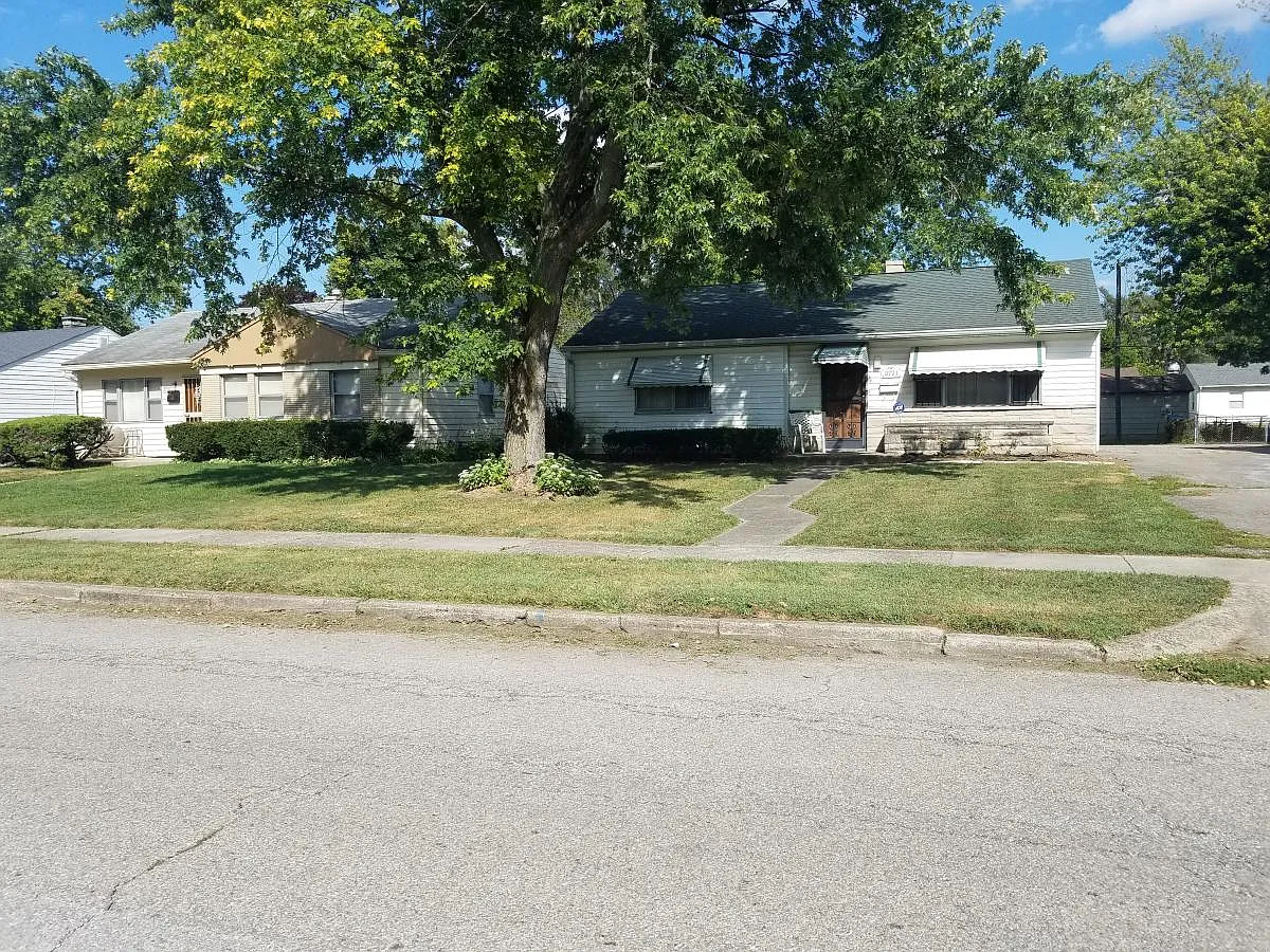 2721 Sangster Ave photo 1
