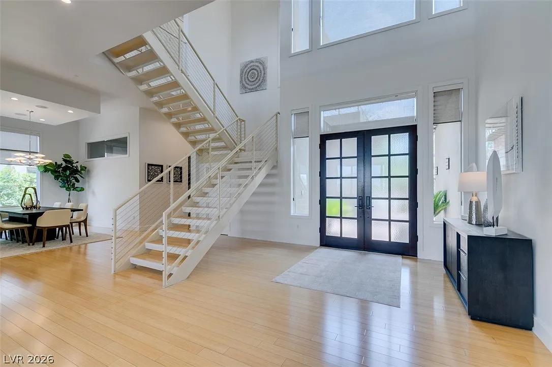 4 bed, 7.0 bath, 4988 sqft, $17,500 — Photo 4