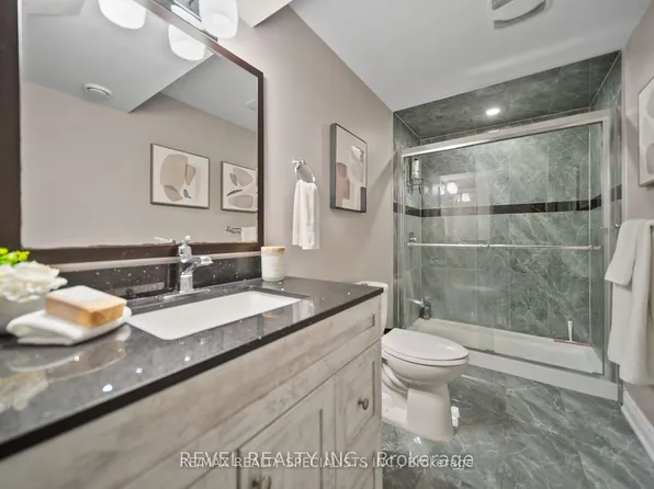 31 Saint Hubert Dr, Brampton, ON L6P 1W1