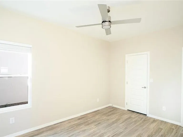 4116 Walnut Ave #1 — Photo 7