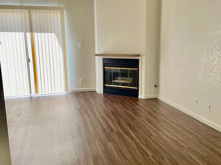 Hollister Apartment Complex — Photo 15