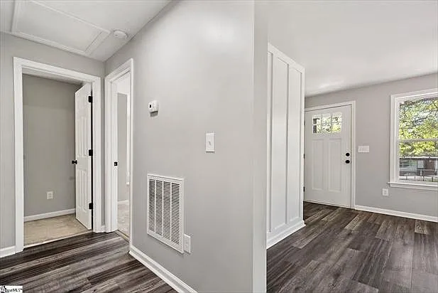 125 Dobbs St — Photo 11