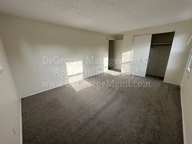 Sterling Square Townhomes — Photo 11