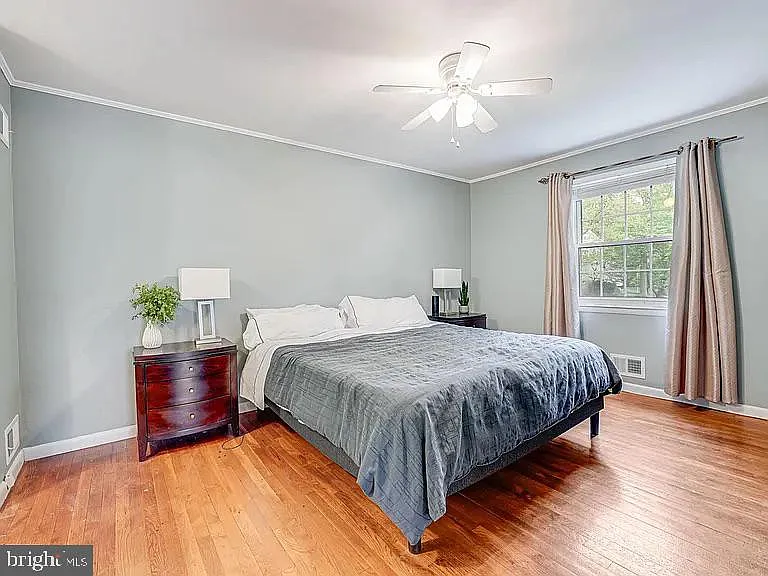 2221 Senseney Ln — Photo 19