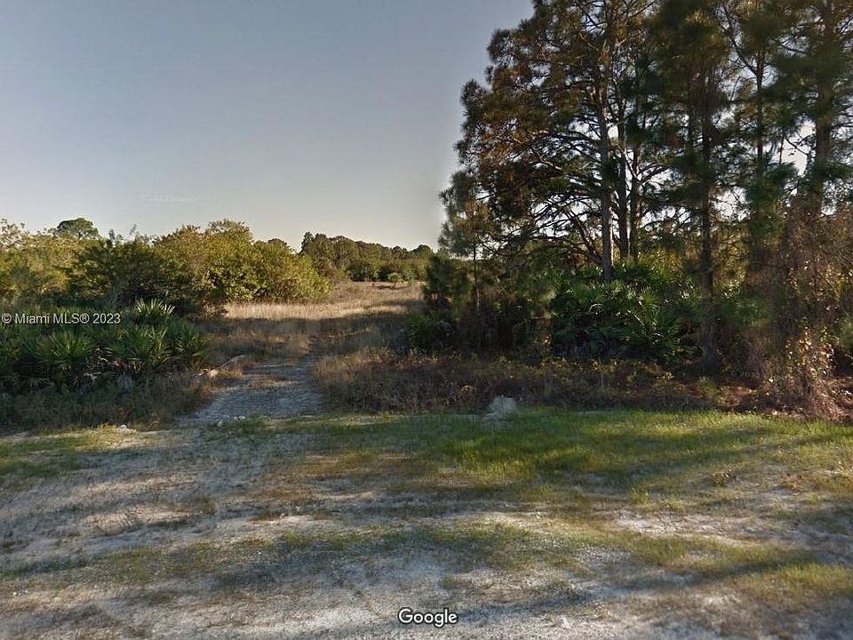 2nd image of 1032 Lakeside Dr