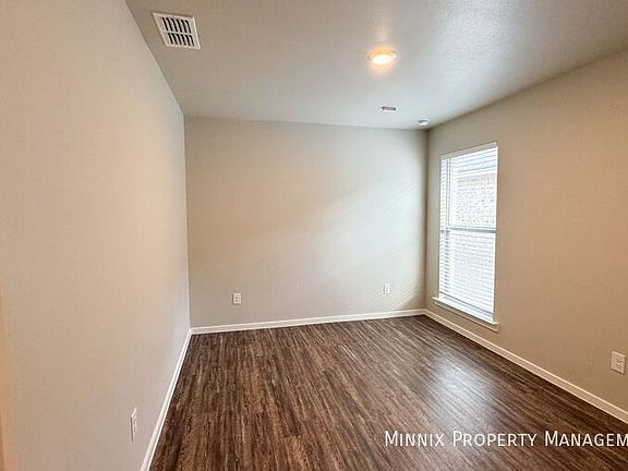 4th image of 2107 Langford Ave Unit B