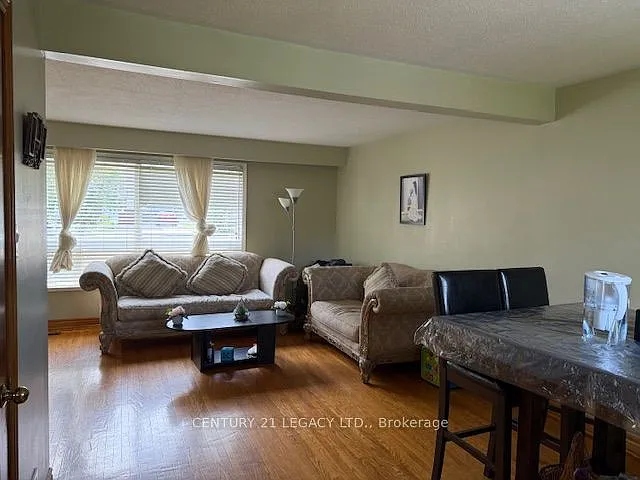25 Edenborough Dr #UPPER — Photo 2