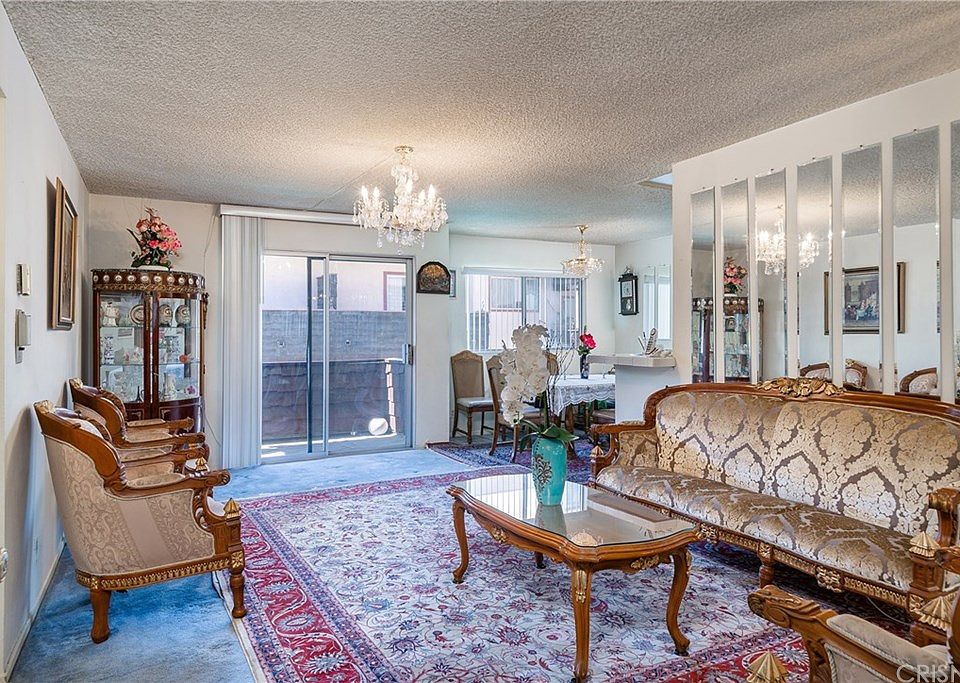 1st image of 5349 Newcastle Ave APT 17