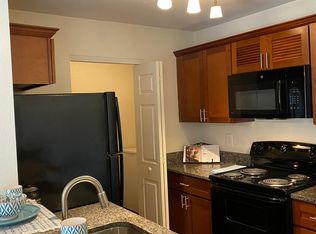 900 Green Tree Rd #102, Fredericksburg, VA 22406