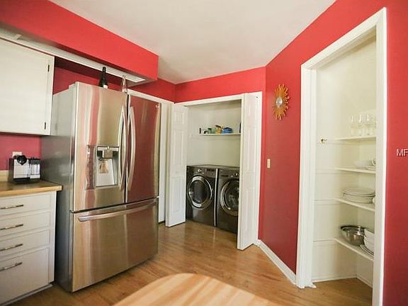 2nd image of 1239 Parkland Ct