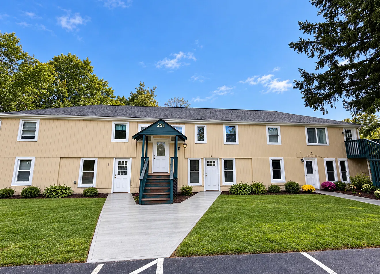 2 bed, 600 sqft, $1,365 — Photo 1