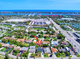 1404 Cardinal Ln, Lake Worth, FL 33462
