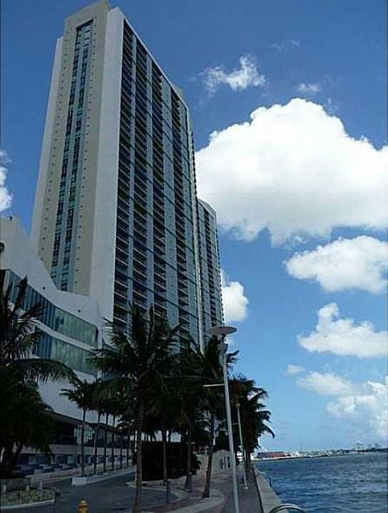 2nd image of 335 Biscayne Blvd #4200-1
