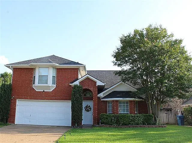 2021 Livingston Ln — Photo 11