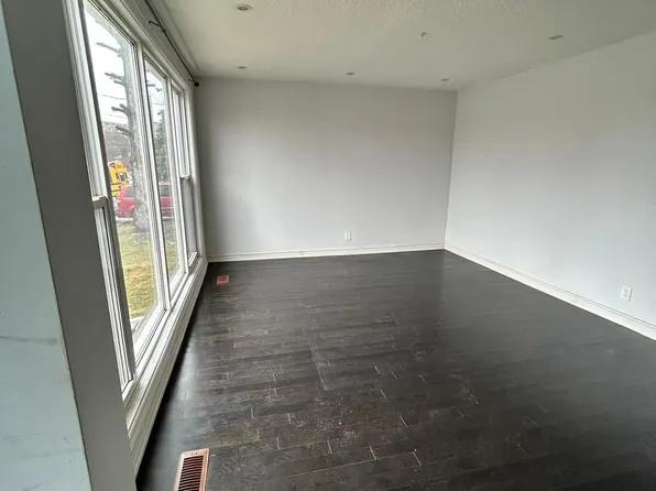 7 Strode Dr, Toronto, ON M1J 1L8