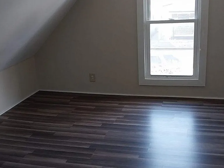 1430 Hiatt St — Photo 3