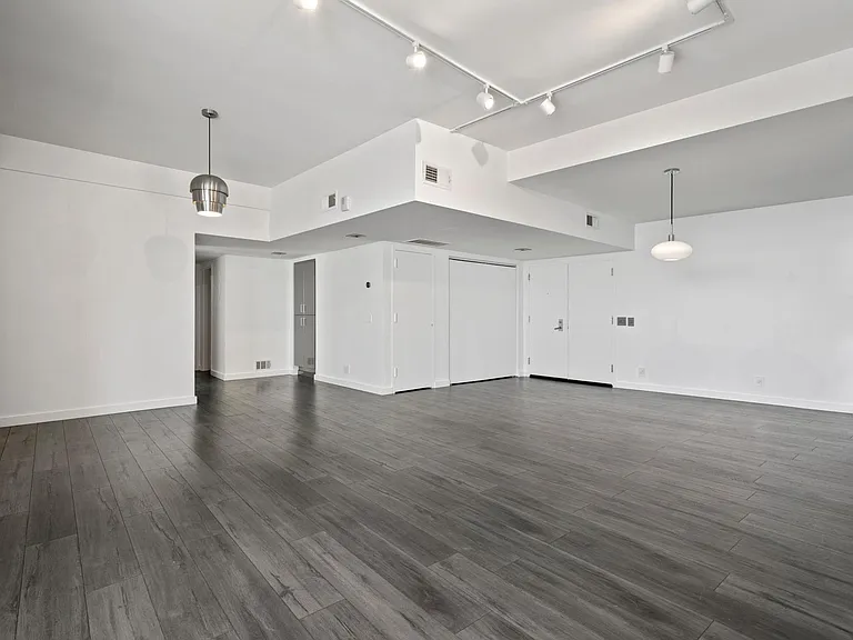 7250 Franklin Ave #1204 — Photo 7