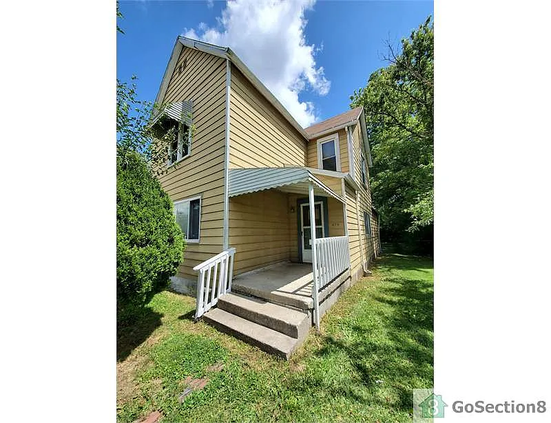 470 S Champion Ave photo 1