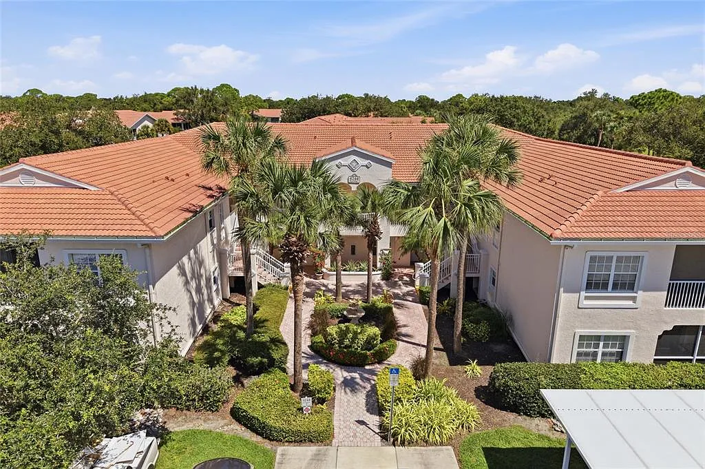 2 bed, 2.0 bath, 1147 sqft, $1,800 — Photo 1