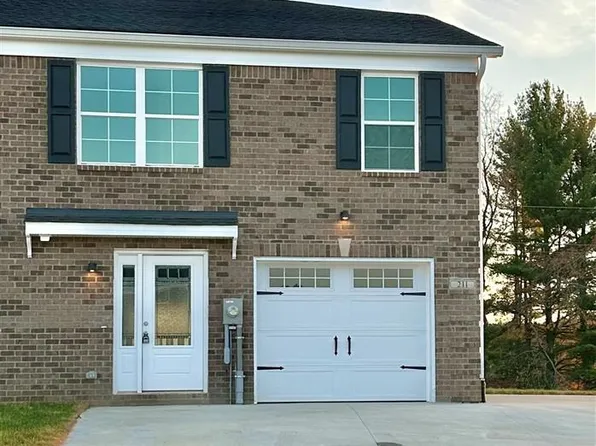 211 Dixon Cir, Vine Grove, KY 40175