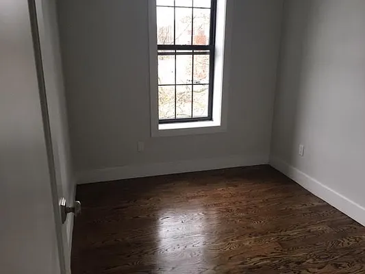 Rented by Premier Metro Realty Corp | media 54