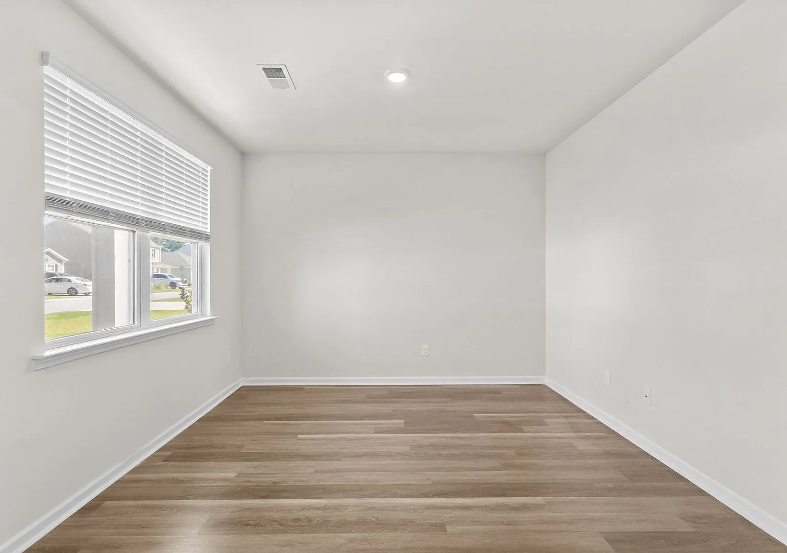 Spacious 4BR Newer Home | 2,923 Sq. Ft. | 2-Car Garage | 29588 — Photo 4