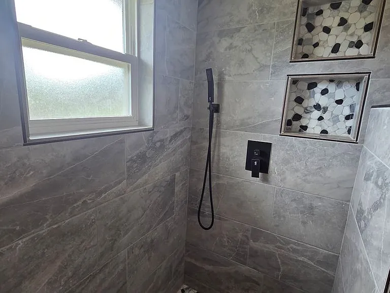 411 Shade St — Photo 13