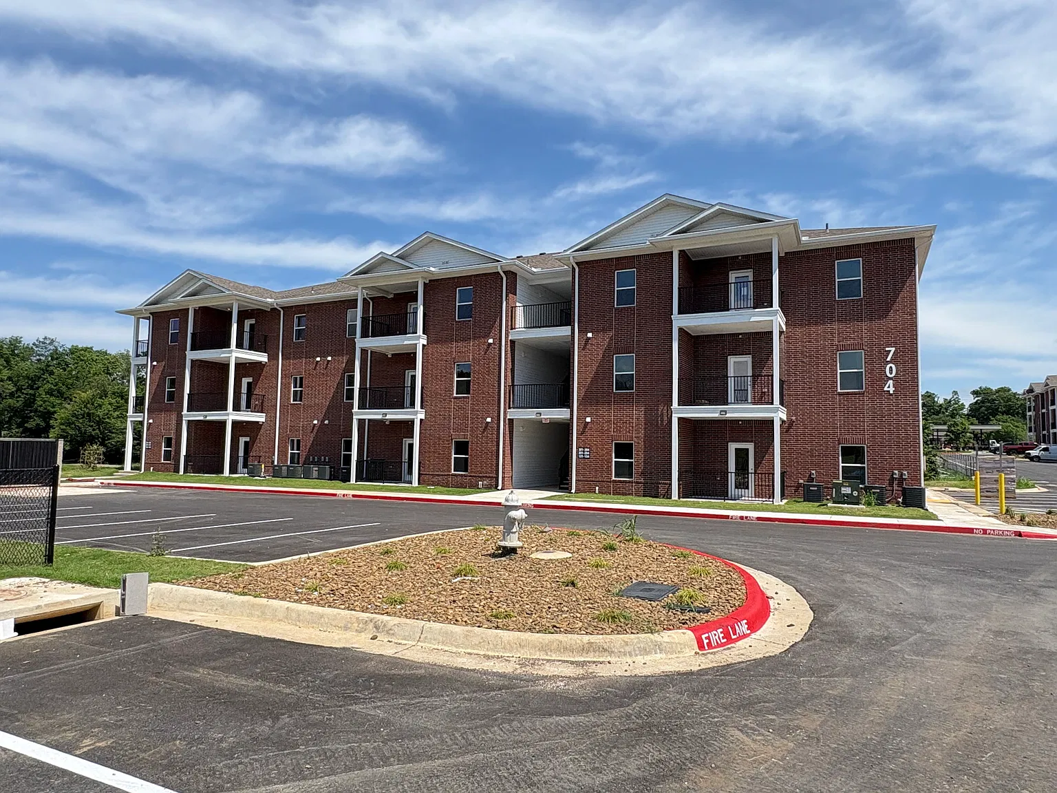 Olive Street Apartments — Photo 2