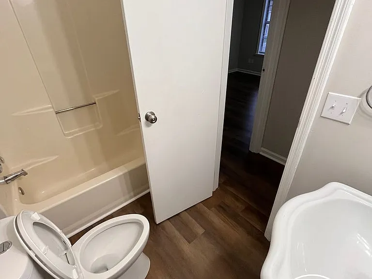912 Pineland Ave #26 — Photo 6