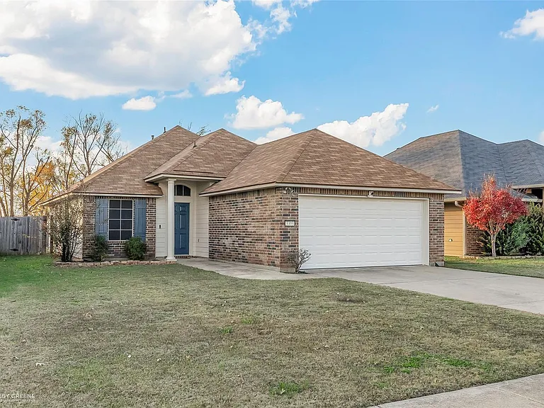 3303 Grand Lake Dr — Photo 1