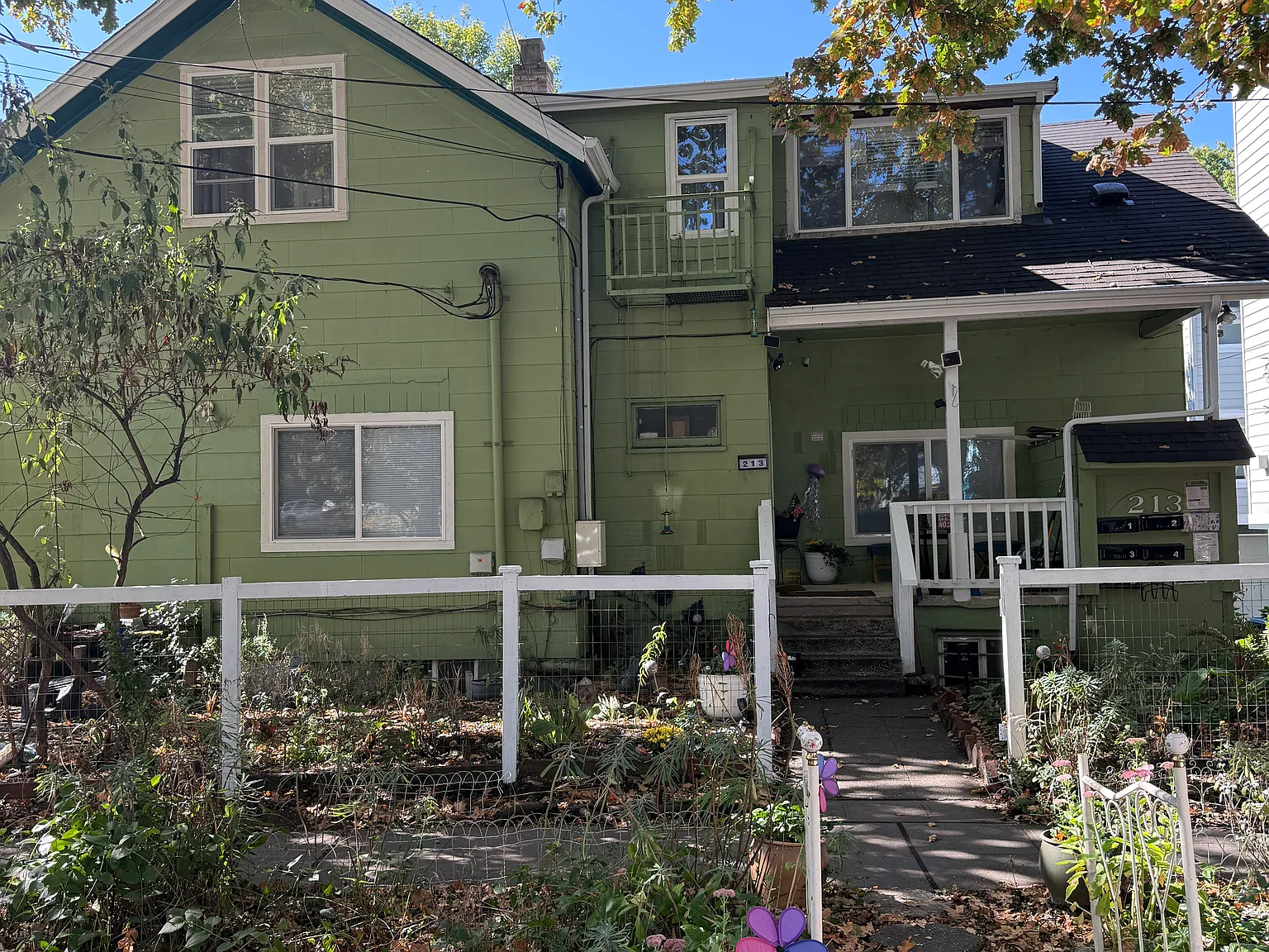 2 bed, 850 sqft, $2,110 — Photo 1