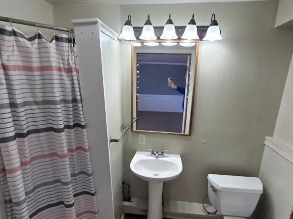 120 2nd St NW, Dyersville, IA 52040