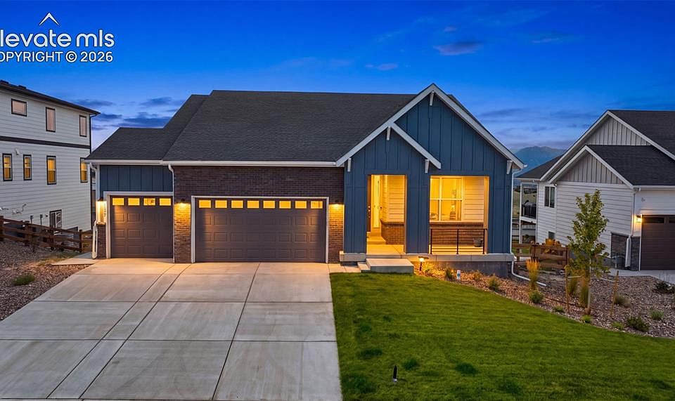 1st image of 427 Clear Bell Ln
